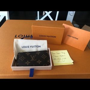 ❌SOLD❌LV Brand New Monogram Key Pouch